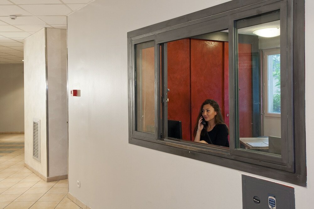 Фото Séjours and Affaires Lyon Saint Nicolas