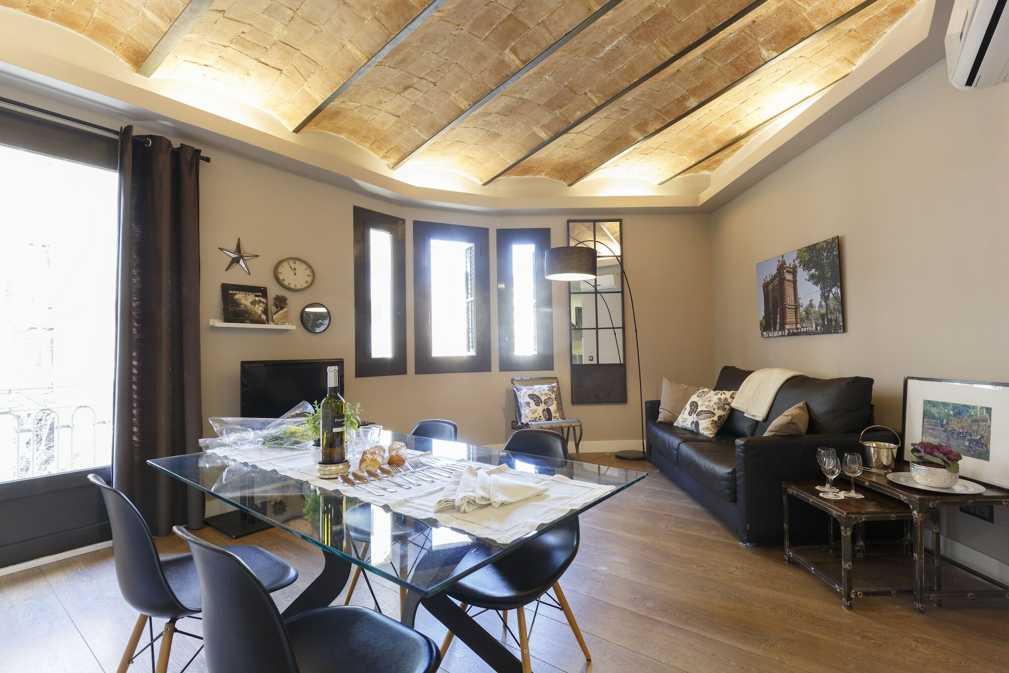 Фото AinB Eixample Miró