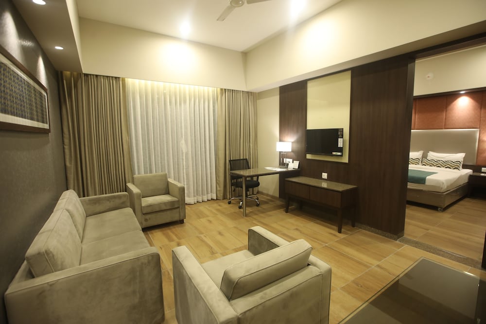 Фото Gcc Hotel and Club