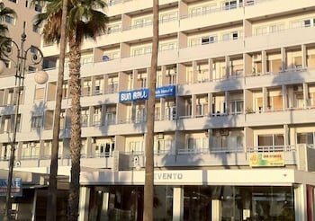 Гостиница Sun Hall Beach Hotel в Ларнаке