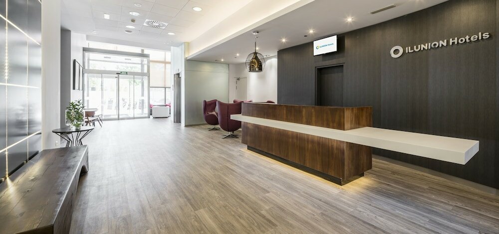 Фото Hotel Ilunion Valencia 3