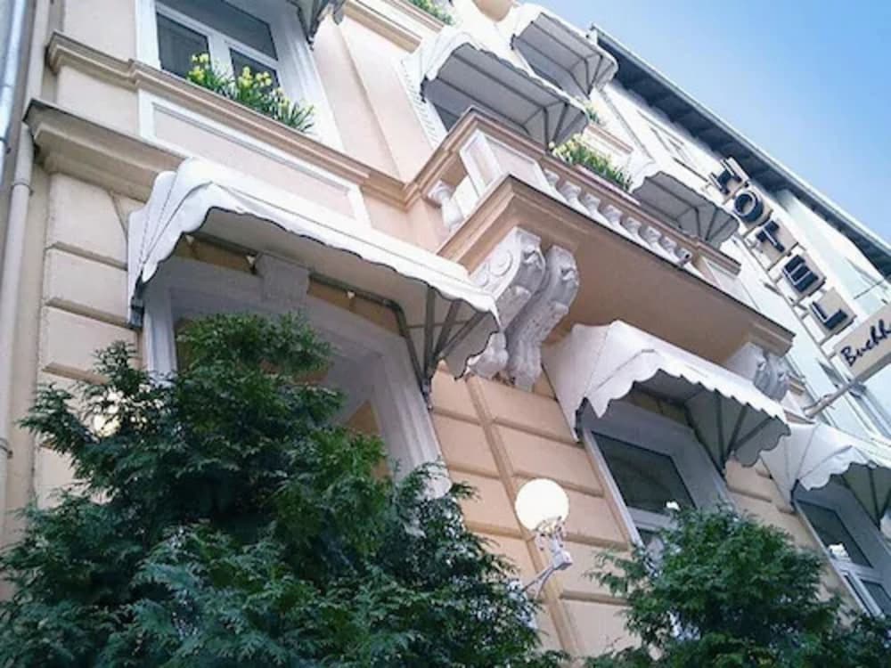 Фото отеля 2