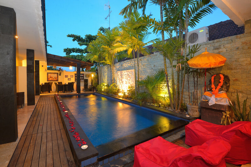 Гостиница Andari Legian