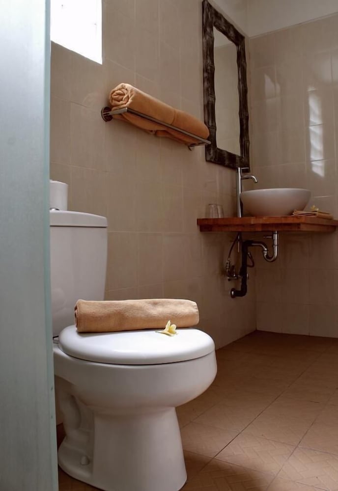 Фото Long Lane Homestay Bali