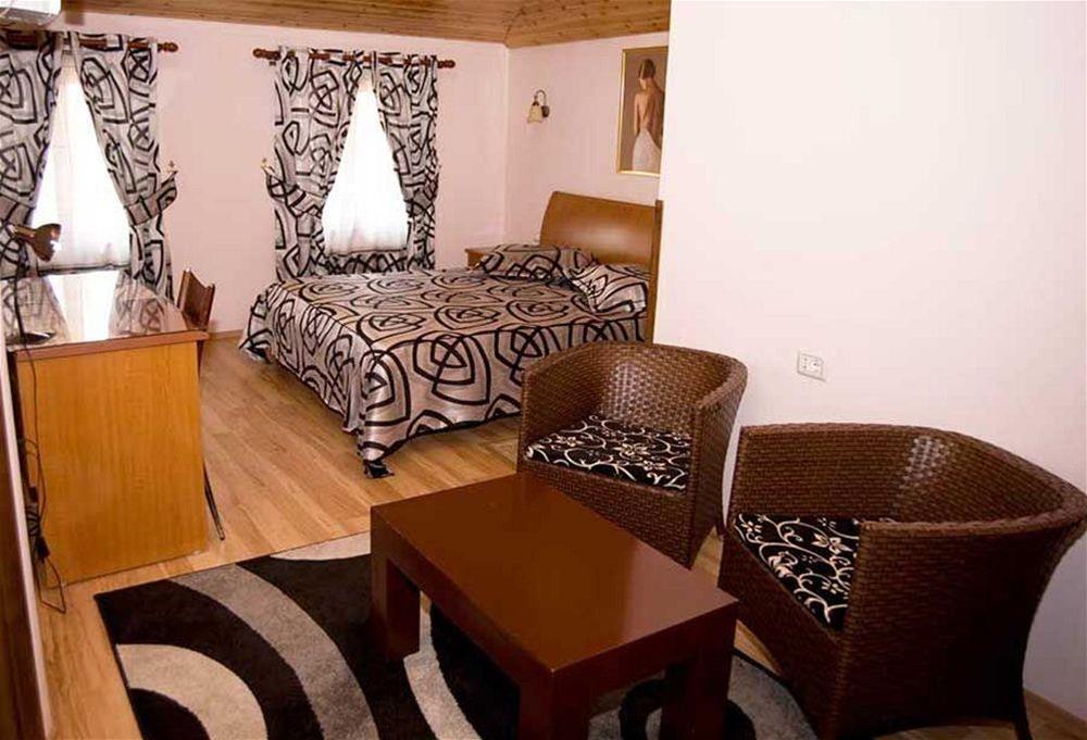 Фото Hotel Villa Tafaj