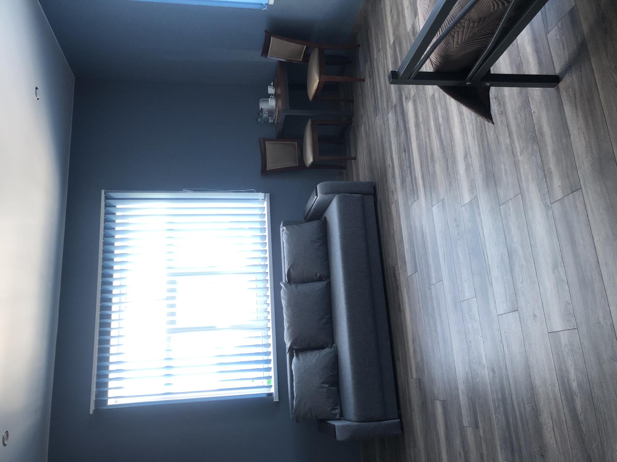 Фото Де факто