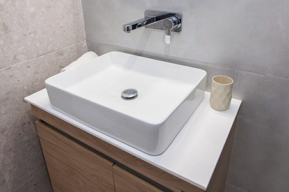 Фото Cozy 1 Bd Basement Apt in Pagrati