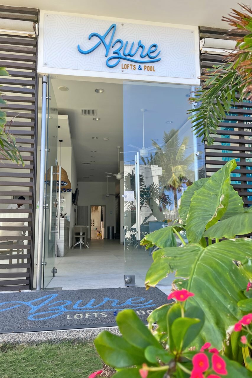 Фото Azure Lofts & Pool Hotel