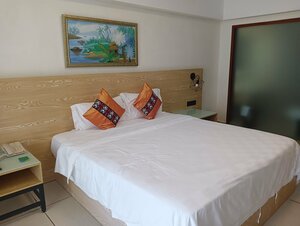 Yuhai International Resort Hotel (Sanya Bay Street, 168), hotel