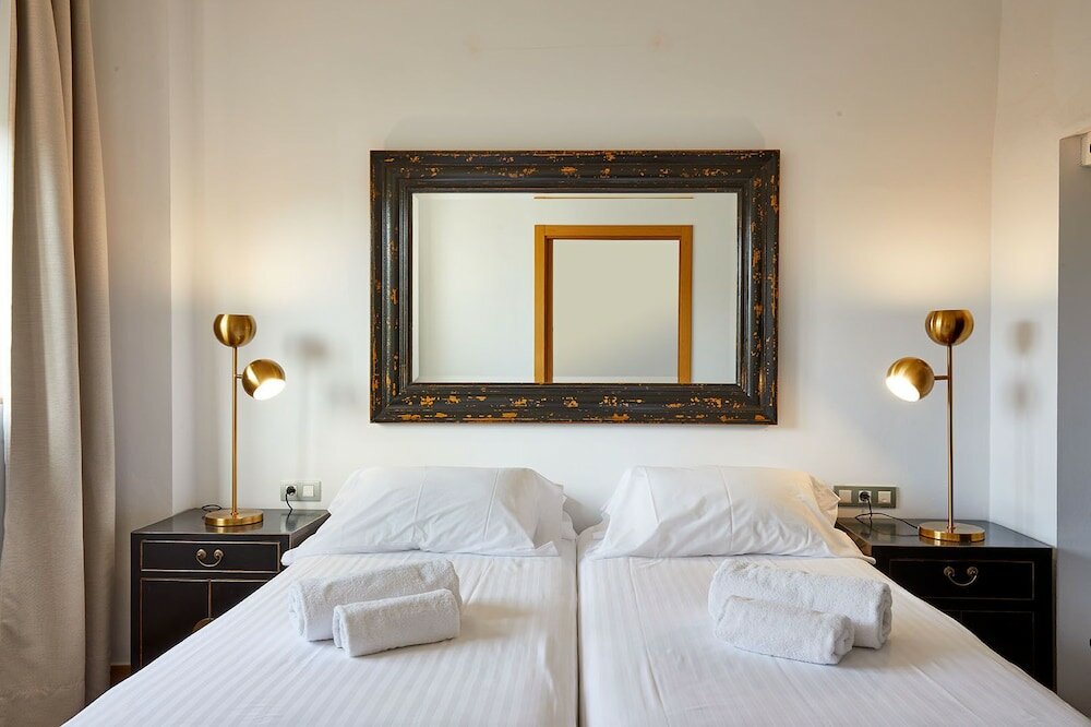 Фото Lodgingmalaga Plaza de la Constitución