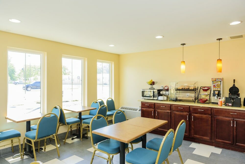 Фото AArya Hotel by Niagara Fashion Outlets