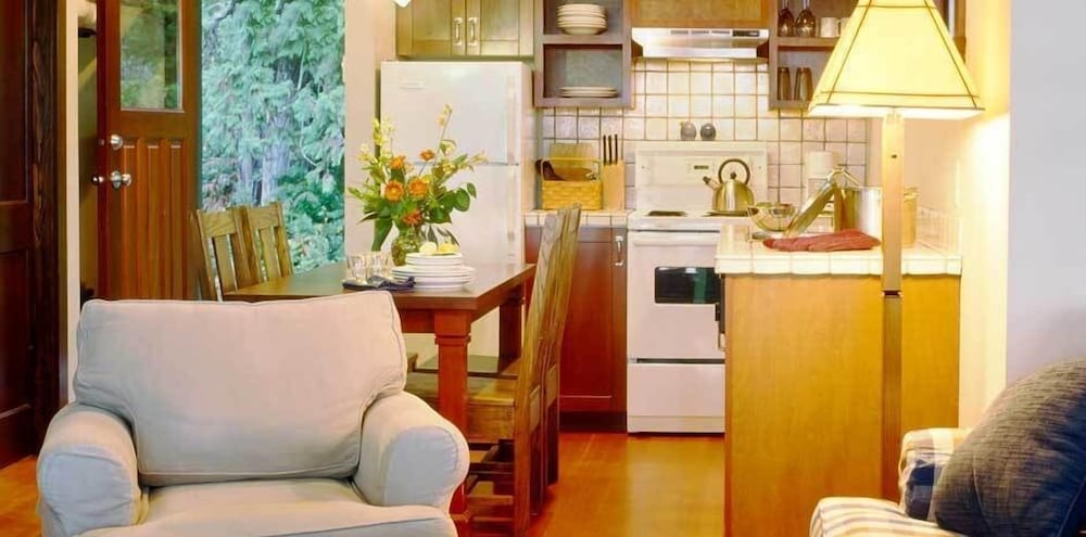 Фото Middle Beach Lodge