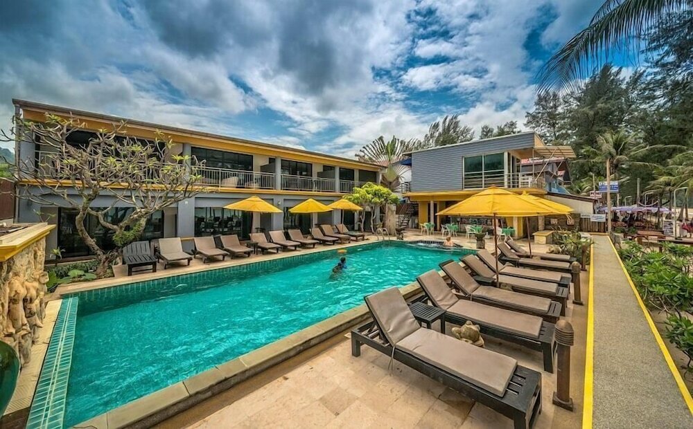 Фото Kamala Beachfront Apartment