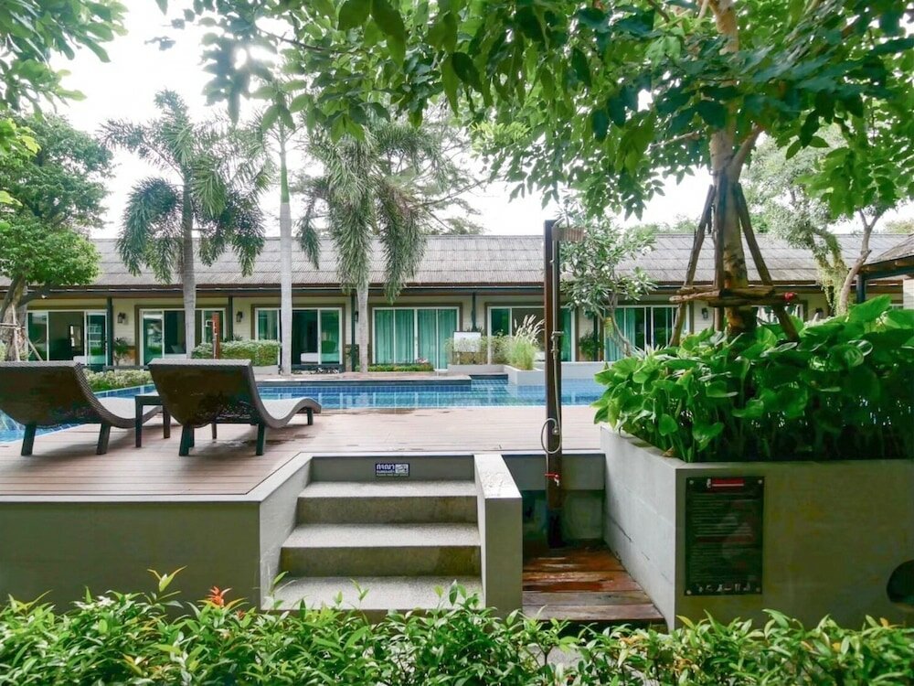 Фото Nirundorn Resort