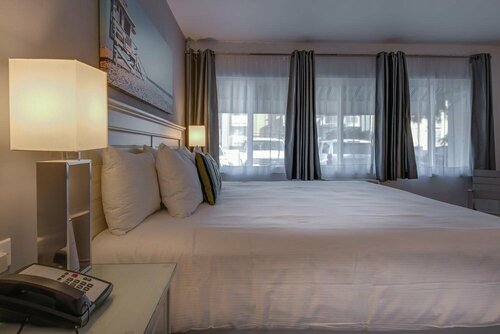 Гостиница Bayside Hotel в Санта Монике