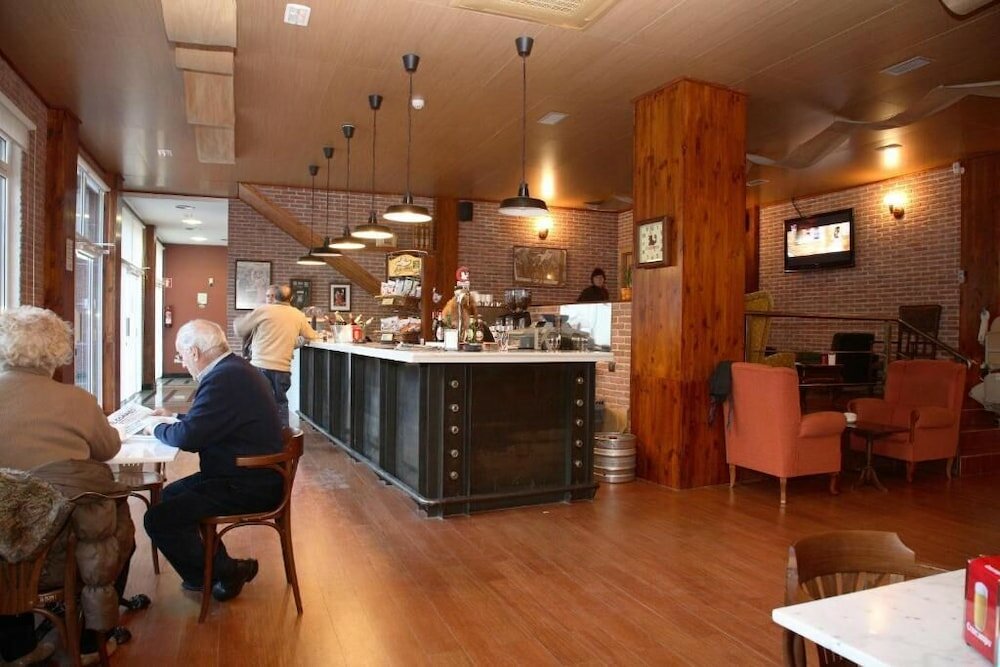 Фото Villa de Ermua Hotel