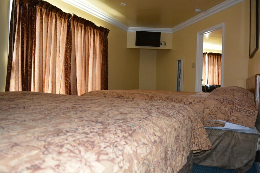 Фото Bayshore Inn Motel