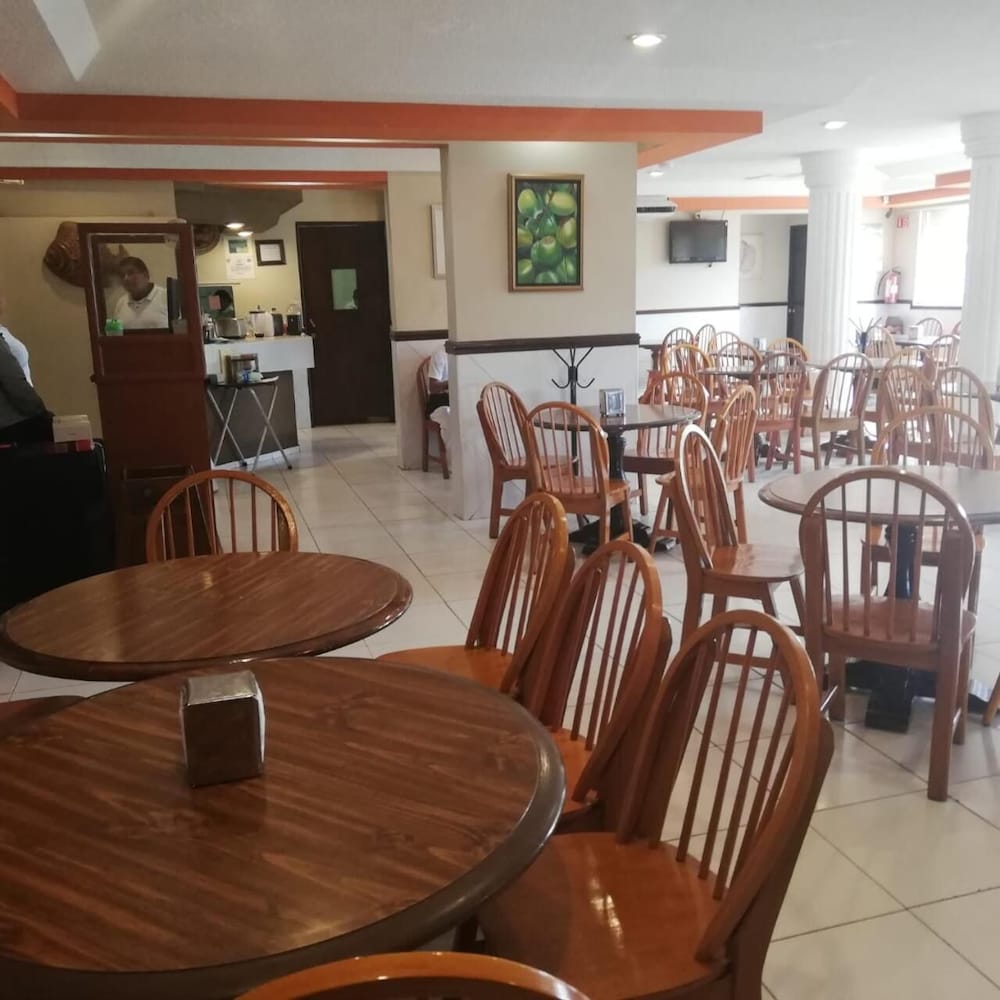 Фото Hotel Miramar Inn