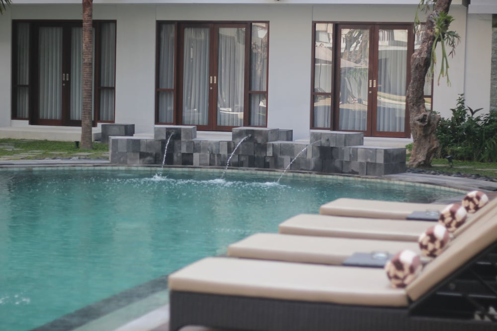 Фото Grand La Walon Hotel