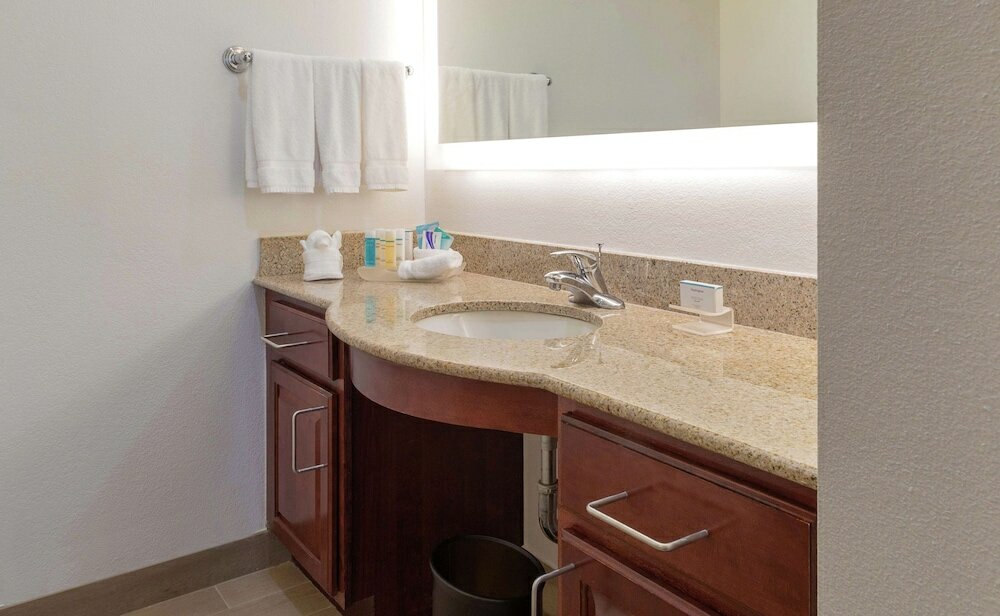 Фото Homewood Suites by Hilton Miami Airport West