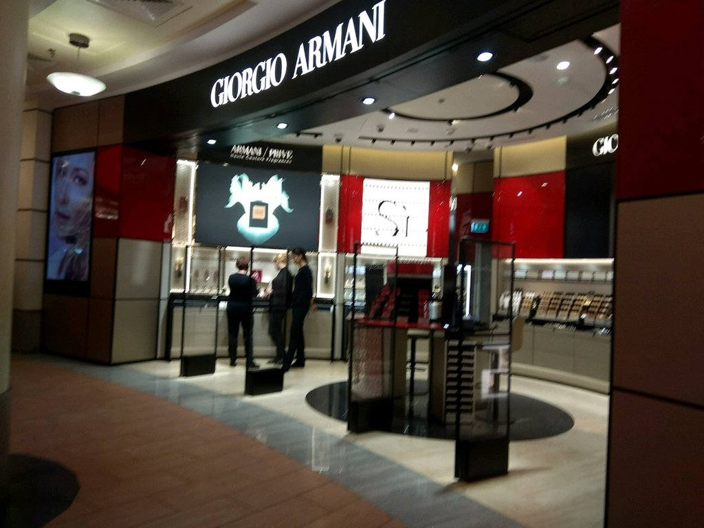 Магазин парфюмерии и косметики Armani Beauty, Москва, фото