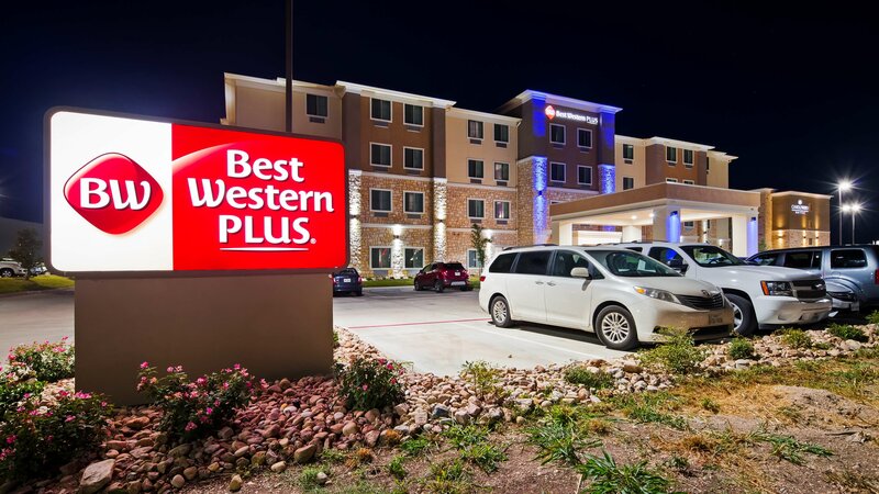 Гостиница Best Western Plus Buda Austin Inn & Suites