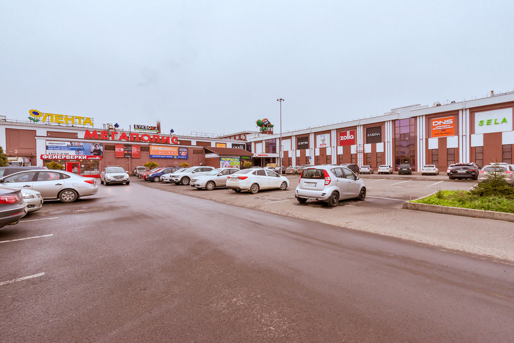 Shopping mall Megapolis, Gatchina, photo