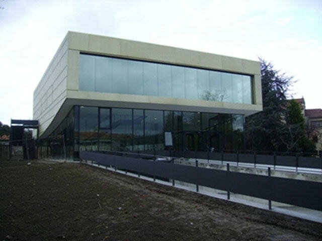 Paint equipment Pinturas Elías, Xixón, photo