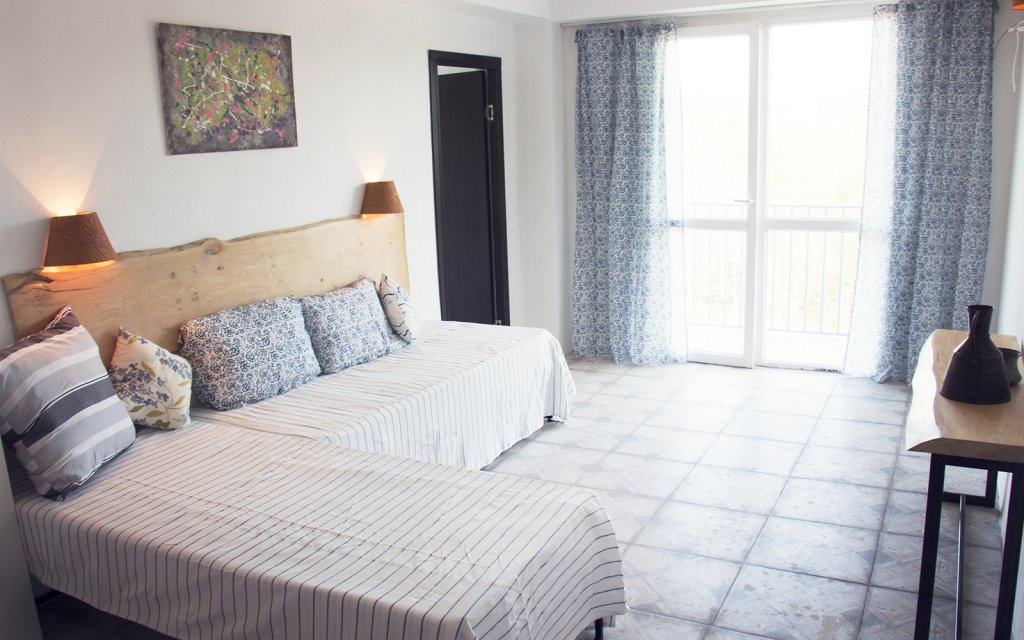 Фото Simple Pleasures Hotel