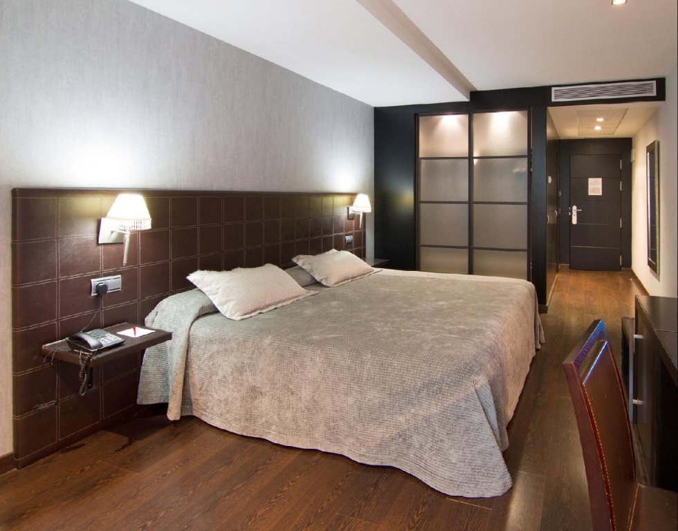 Фото Iberik Hotel Santo Domingo Plaza