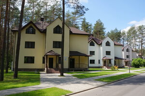 Isloch-Park (Minskaja voblasć, Valožynski rajon, Rakaŭski sieĺsaviet), hotel