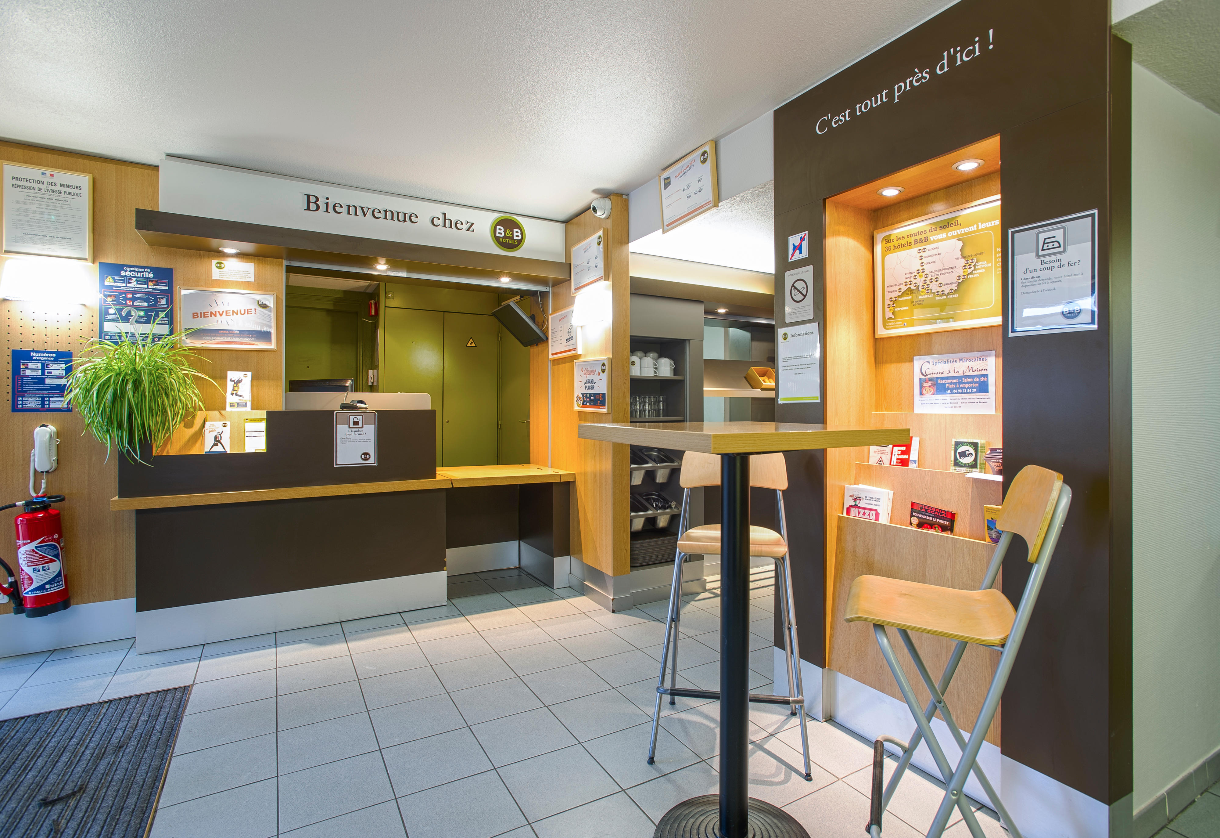 Фото B&b Hotel Avignon - 1