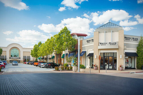 Shopping mall Pinnacle Hills Promenade, State of Arkansas, photo