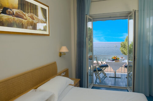 Гостиница Hotel Pensione Reale в Майори