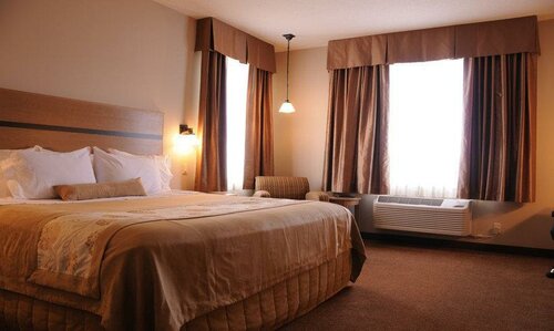 Гостиница Best Western Plus Chateau Inn Sylvan Lake