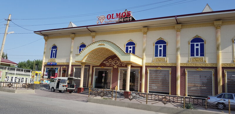 Ikki travesti bir yigitni sikish