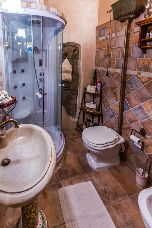 Фото L'Antico Loco Commodo