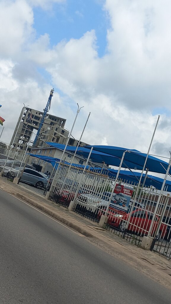 Garage cooperative Caring Motors, Accra, photo