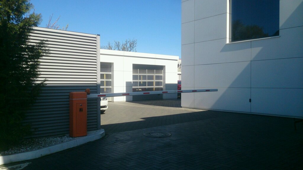 Vehicle inspection station BMW, Kaliningrad, photo