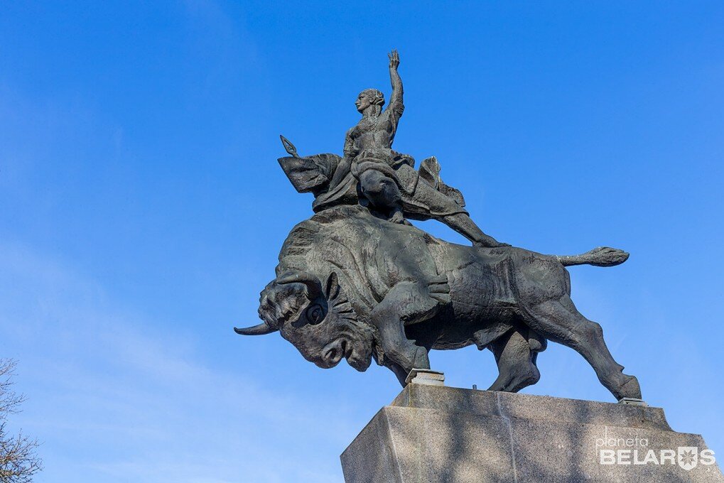 Жанровая скульптура Памятник Беларусь партизанская, Минск, фото