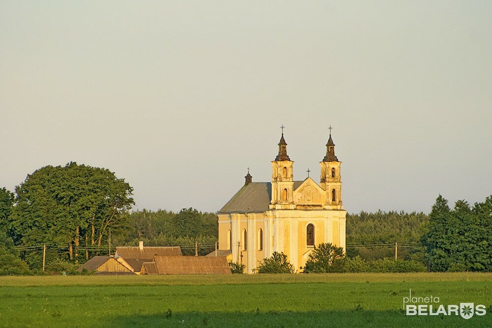 Католический храм Крестовоздвиженский костел, Гродненская область, фото