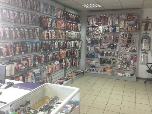 Денис Милани жалаңаш