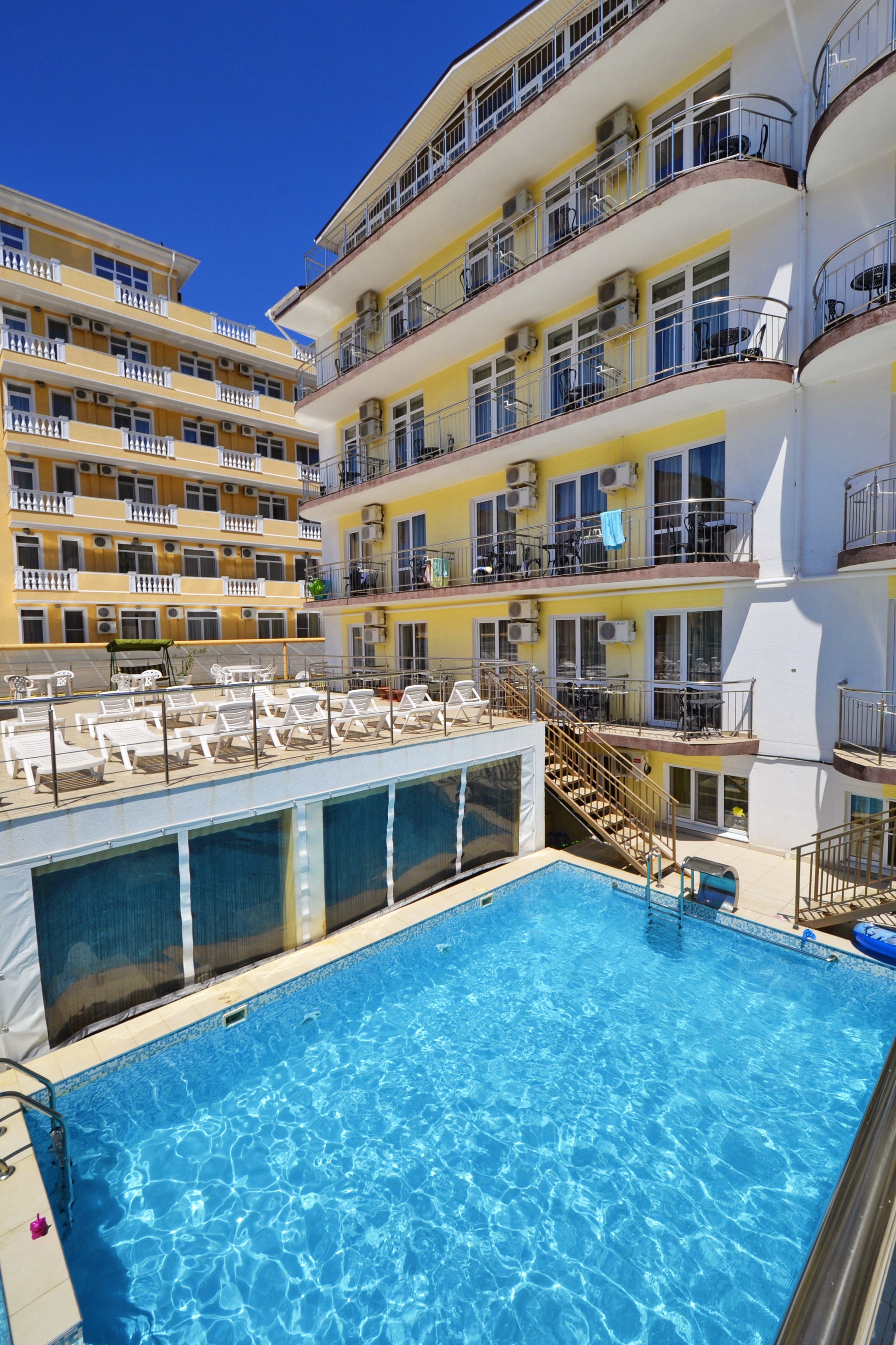 Фото отеля 2