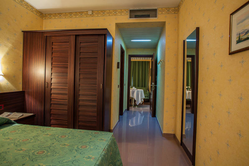 Гостиница Hotel Leonardo Da Vinci в Сассари