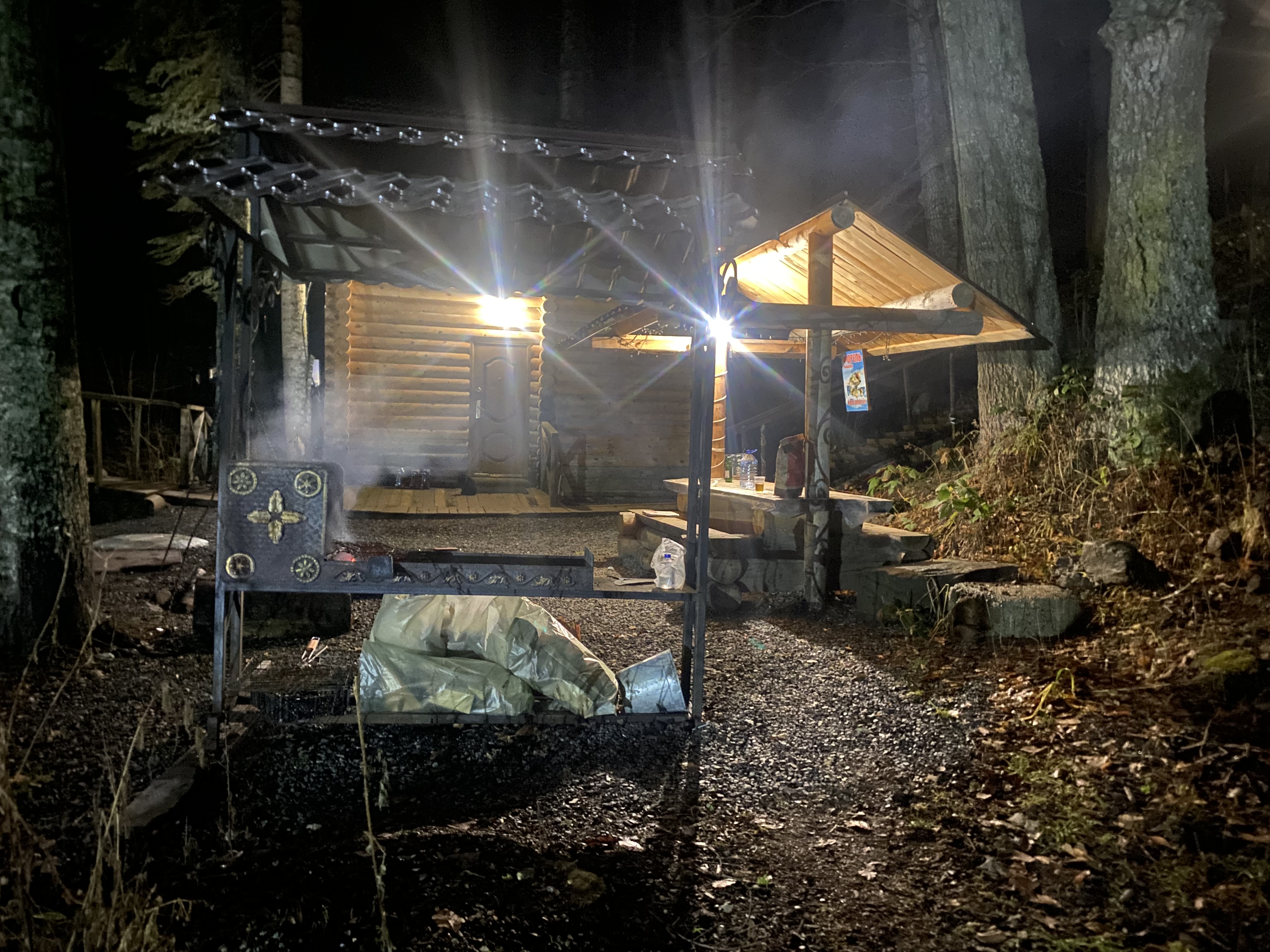 Фото Домик в лесу