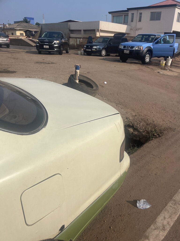 Car wash Deep Washing Bay, Accra, photo