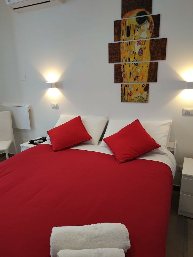 Фото Palazzo Verdi B&b