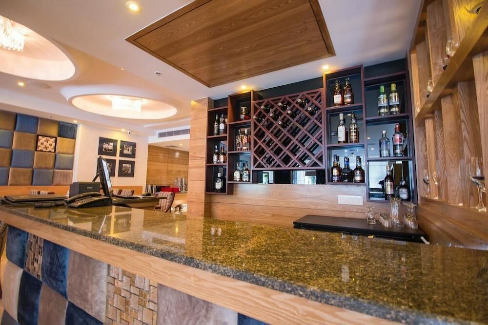 Фото Glades Hotel