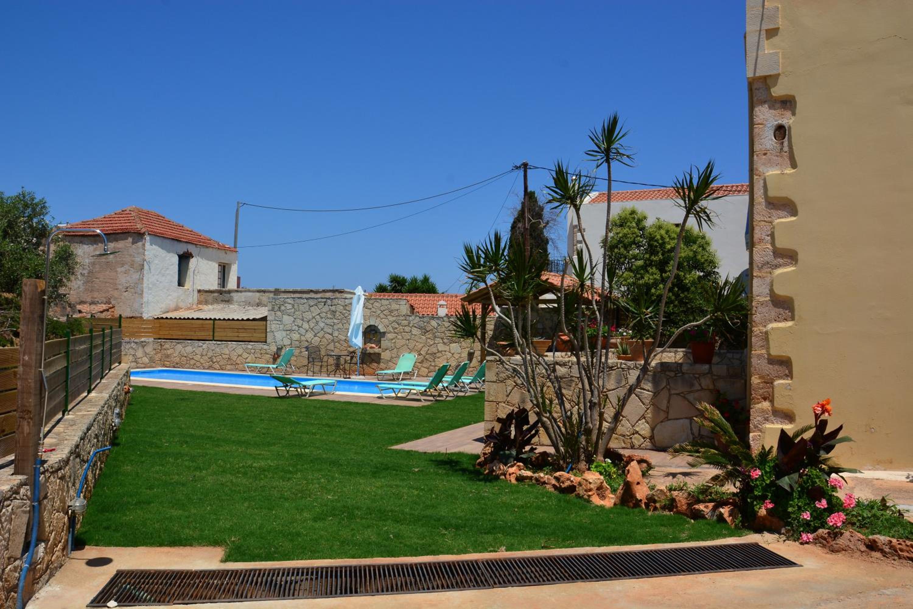 Фото Skandalis Traditional Suites