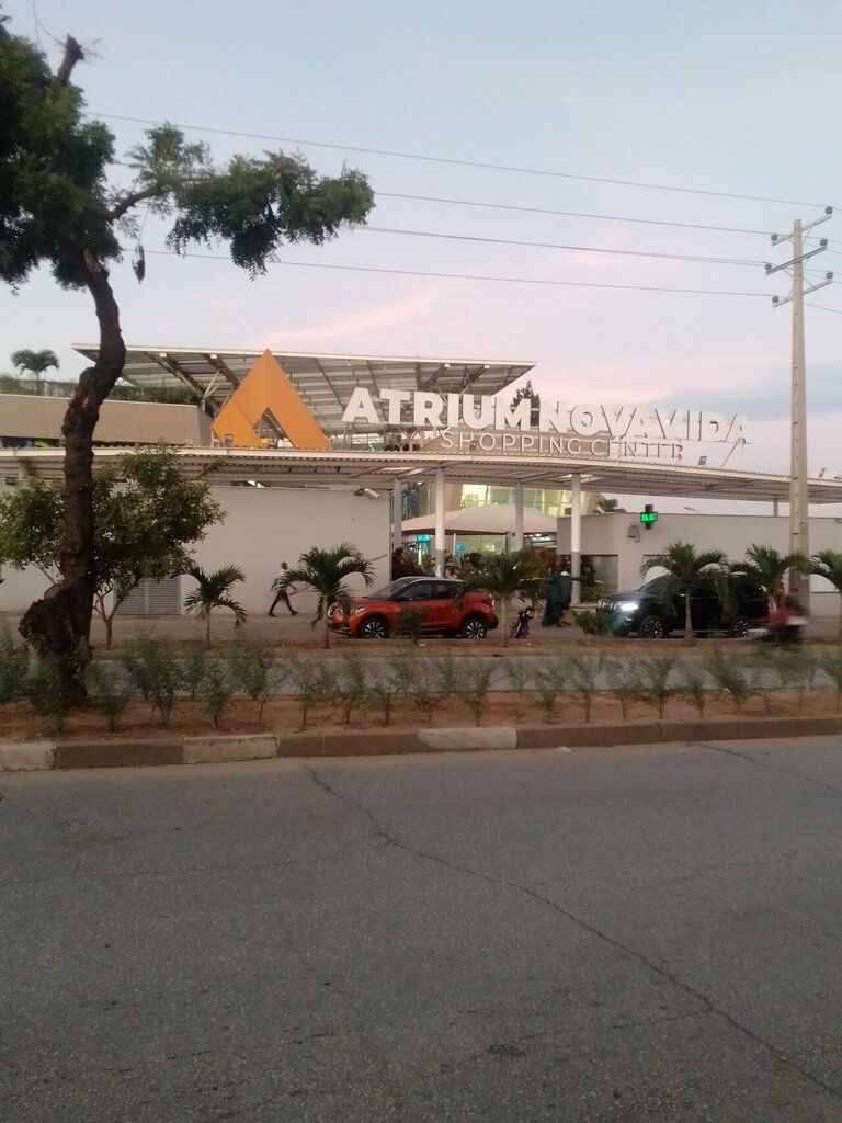 Shopping mall Atrium Nova Vida, Loanda, photo
